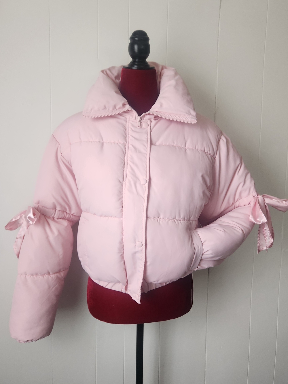 Madden Girl Light Pink Cropped Puffer Jacket with Sleeve Bows Funnel Neck M